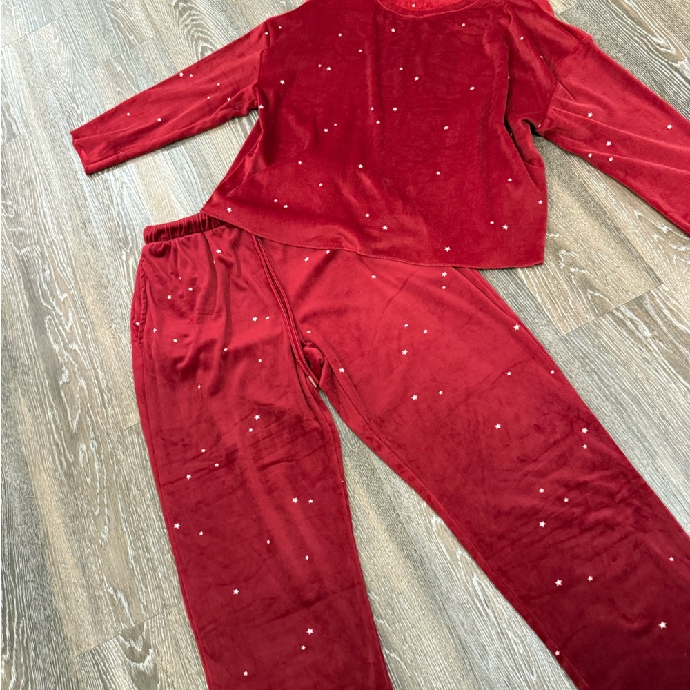 Red Star Patterned Women's Top